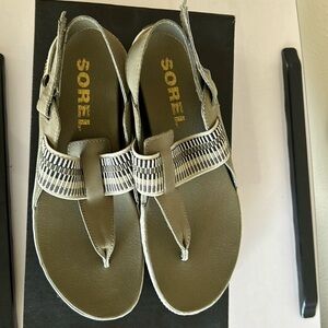 Sorel Sandals 8.5 in Sage Color